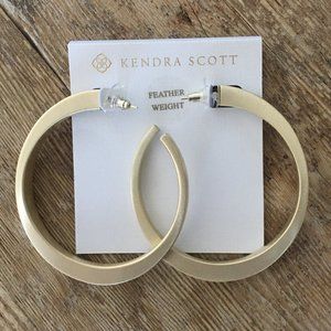 NWT Kendra Scott Avi Hoop Earrings In Gold
